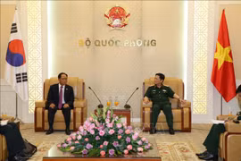 越韩两国努力深化防务合作