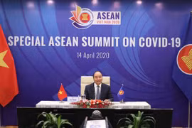 越南政府总理阮春福在东盟抗击新冠肺炎疫情特别峰会上致开幕词