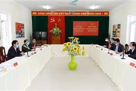 清化省与老挝华潘省互相分享疫情防控经验