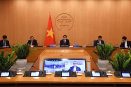 河内市人民委员会主席与世界各城市市长分享新冠肺炎疫情防控经验