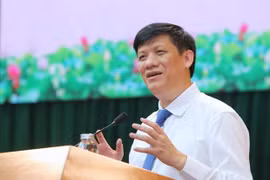 阮青龙担任卫生部党组书记、代理部长职务