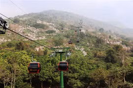通往西宁省黑婆山峰缆车系统正式开通