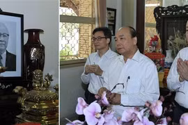 政府总理阮春福上香缅怀已故党和国家领导同志