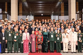 越南国会主席阮氏金银会见第十次全国爱国竞赛大会参会代表