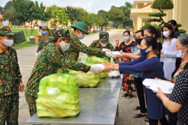 新冠肺炎疫情：近4.5万名密切接触者和境外疫区入境人员接受隔离观察