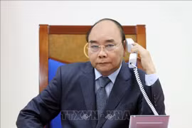 越南政府总理阮春福与老挝总理通伦和柬埔寨首相洪森通电话