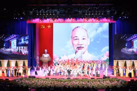 胡志明主席诞辰130周年纪念大会在河内隆重举行 