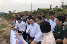 政府副总理范平明视察老街省部分边境地区