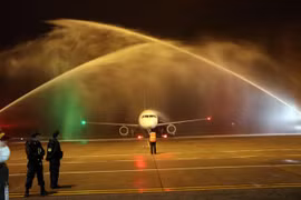 Vietravel Airlines飞机首次抵达富牌机场