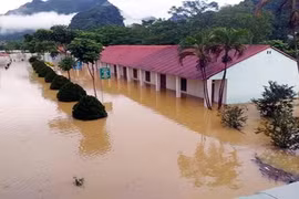 暴雨洪水袭击越南北部山区各省造成严重的损失