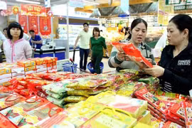 2020年前4月越南商品零售和服务业收入总额达1520万亿越盾