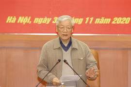 阮富仲：军队党委继续发扬团结精神 切实做到廉洁自律 为其他部门当标杆