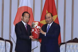 越南政府总理阮春福会见日本自由民主党秘书长、日越友好议员小组主席二阶俊博