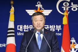 韩国与新加坡举行国防战略对话共商抗疫