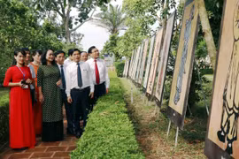 《翘传》和大诗人阮攸代表作品插画展今日开展