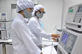着力推进新冠病毒疫苗研发