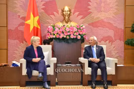 国会副主席汪周刘会见德国东盟友好议员小组代表团