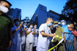 E医院于8月20日18时重新恢复正常运行