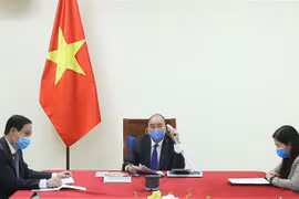 越南政府总理阮春福与中国国务院总理李克强通电话