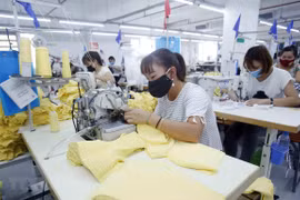 为中小型企业度过难关 、维持和恢复生产经营活动创造便利条件