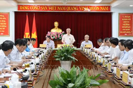  陈国旺要求同奈省加强干部工作坚持民主集中制原则