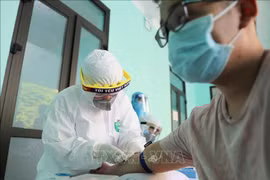 新冠肺炎疫情：河内为从岘港返回者完成PCR检测工作