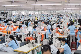 加强拓展市场 奋力夺取双胜利