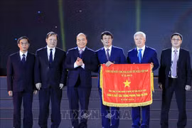 越南政府总理阮春福出席越南水泥行业120周年纪念典礼