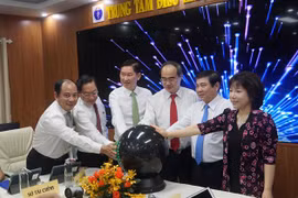 胡志明市医疗和教育两个智能指导中心正式启动运行