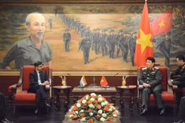 越南人民军总政治局主任会见印度驻越大使