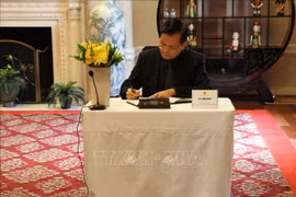 原越共中央总书记黎可漂的吊唁仪式在美国和英国举行