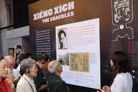 胡志明主席诞辰130周年：越南多地举办关于胡伯伯和革命战士的图片资料展活动