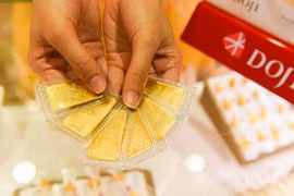 7月23日下午越南国内黄金价格超过5400万越盾