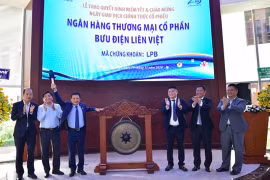 联越邮政银行在胡志明市证券交易所上正式挂牌上市