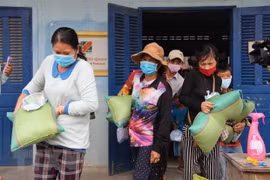 伸出援手 助力越裔柬埔寨人渡过疫情难关