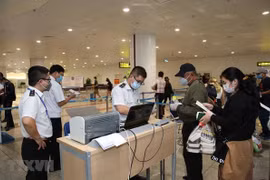 从现今至4月30日暂停为赴国外务工人员办理出境手续