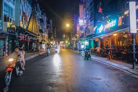 新冠肺炎疫情：胡志明市酒吧、舞厅重新开业 