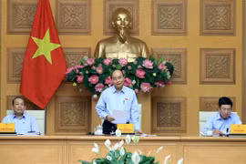 阮春福总理主持工资制度改革会议