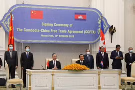 中国与柬埔寨签署自由贸易协定