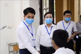 2020年高中毕业考试：越南教育与培训部领导视察胡志明市的考试组织工作