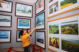 广治省举行“黄沙、长沙归属越南—历史证据和法律依据”流动展览