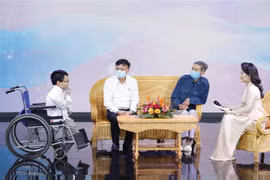题为“渴望前进”图片展以在线形式举行