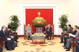 越共中央书记处常务书记陈国旺会见日越友好议员联盟特别顾问 