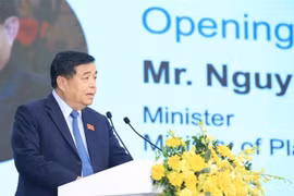越南计划与投资部长、国家半导体行业发展指导委员会常务副主任阮志勇在展览会开幕式上发表讲话。图自越通社