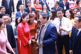 越南政府总理范明政会见了2024年优秀教师代表。图自越通社