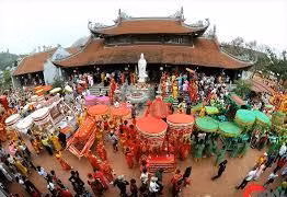 瑞府遗迹群中的仙香寺拥有越南最高的佛塔