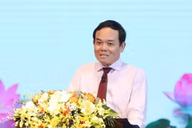 越南政府副总理陈流光发表讲话。图自越通社