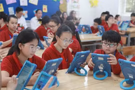 阮廷炤学校智慧教室。图自河内教育培训局