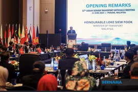 马来西亚交通部长陆兆福在第57届东盟交通部高级官员会议上发表的讲话。图自Bernama.com
