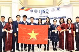 河内全部6名学生均摘下2024年国际青少年科学奥林匹克竞赛的奖牌。图自越通社